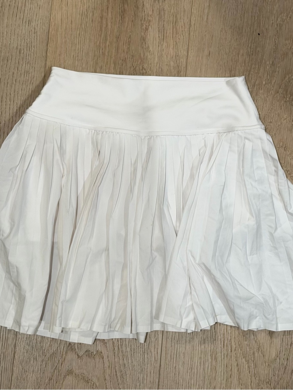 ALO Yoga White Pleated Tennis Skirt